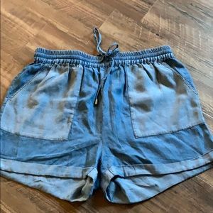 1250C Size Medium Linen Shorts